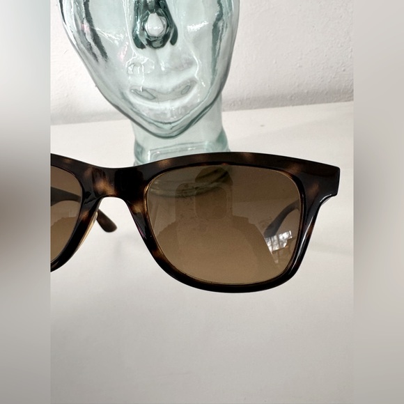 Classic Ray-Ban Wayfarer Sunglasses RB 4640 Polarized Tortoise With Case - Picture 12 of 16